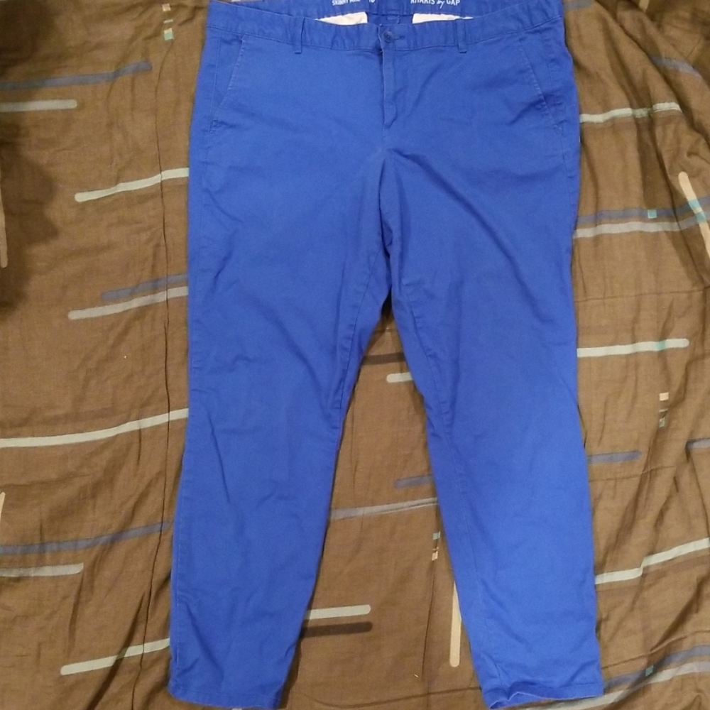 GUC GAP cropped khakis